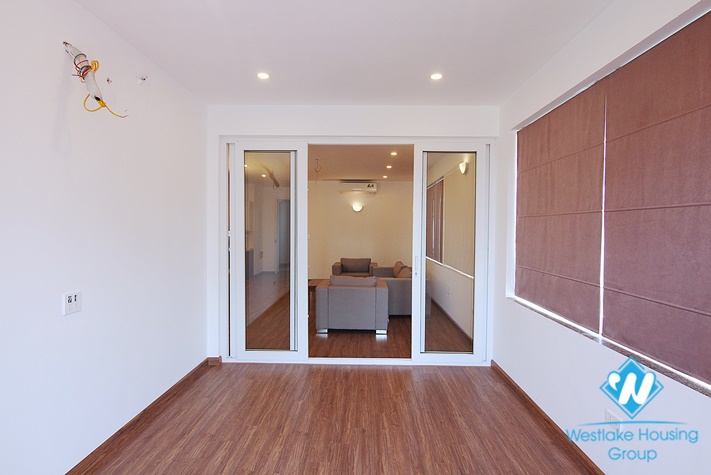  A spacious and bright 3 bedroom apartment for rent in Tay ho, Ha noi